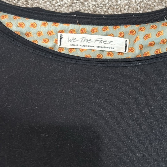 WE THE FREE: long sleeve tunic t with boho style sleeves. Size Small - Picture 3 of 3